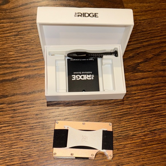 The Ridge Rose gold Wallet - Picture 2 of 6